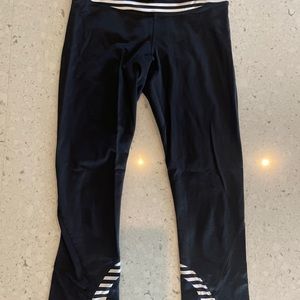 Lululemon size 4 capris